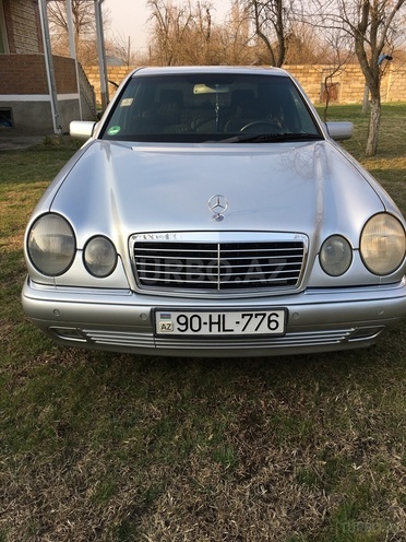 Mercedes E 240 1997, 310,000 km - 2.4 l - Zaqatala