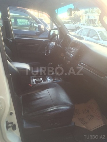 Mitsubishi Pajero 2011, 58,000 km - 3.5 l - Bakı