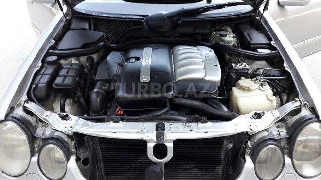 Mercedes E 270 2001, 276,000 km - 2.7 l - Bakı