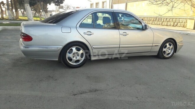 Mercedes E 270 2001, 276,000 km - 2.7 l - Bakı