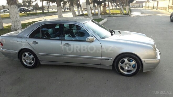 Mercedes E 270 2001, 276,000 km - 2.7 l - Bakı