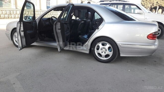 Mercedes E 270 2001, 276,000 km - 2.7 l - Bakı