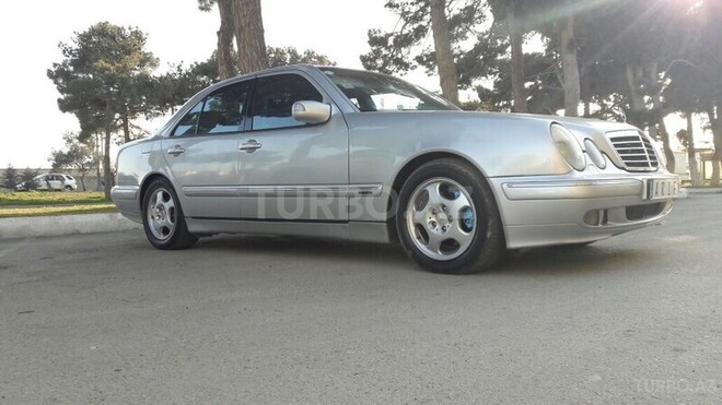Mercedes E 270 2001, 276,000 km - 2.7 l - Bakı