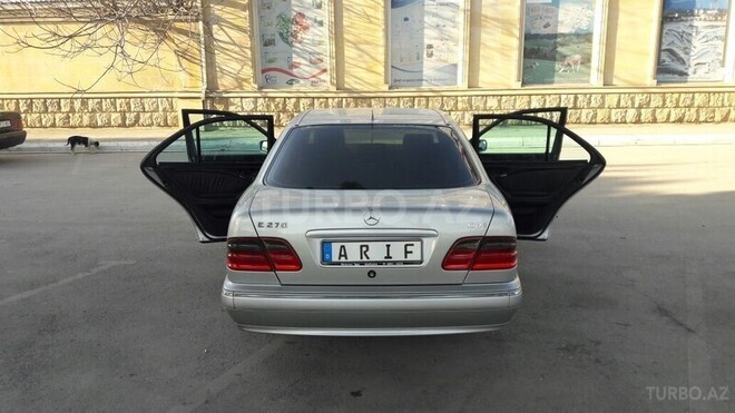 Mercedes E 270 2001, 276,000 km - 2.7 l - Bakı