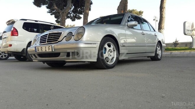 Mercedes E 270 2001, 276,000 km - 2.7 l - Bakı