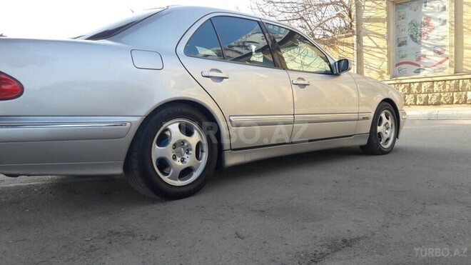 Mercedes E 270 2001, 276,000 km - 2.7 l - Bakı