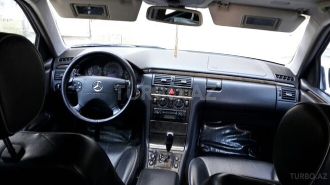 Mercedes E 270 2001, 276,000 km - 2.7 l - Bakı