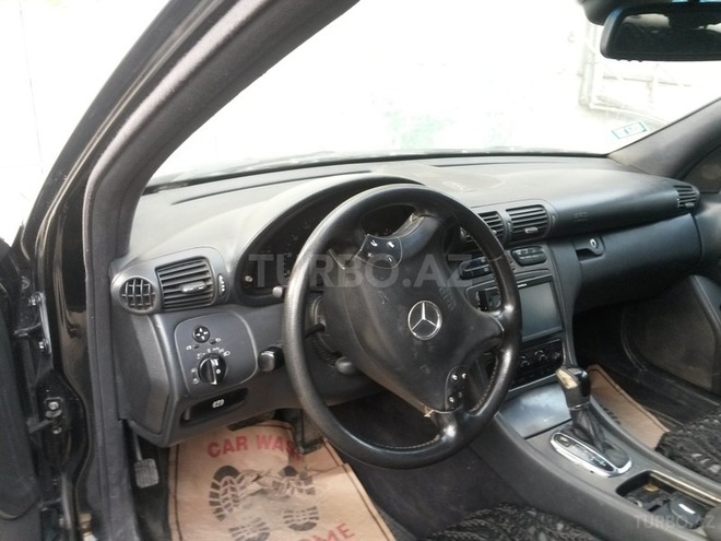 Mercedes C 240 2002, 121,900 km - 2.6 l - Bakı
