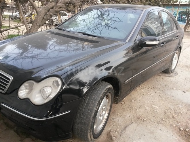 Mercedes C 240 2002, 121,900 km - 2.6 l - Bakı