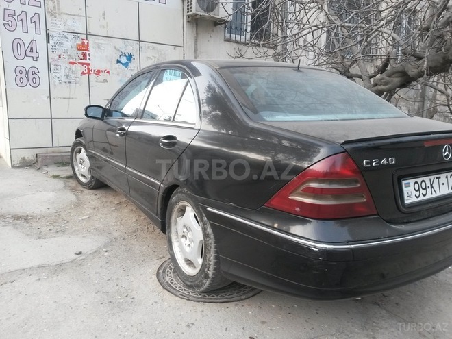 Mercedes C 240 2002, 121,900 km - 2.6 l - Bakı