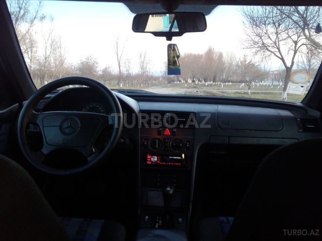 Mercedes C 230 1996, 433,000 km - 2.3 l - Bakı