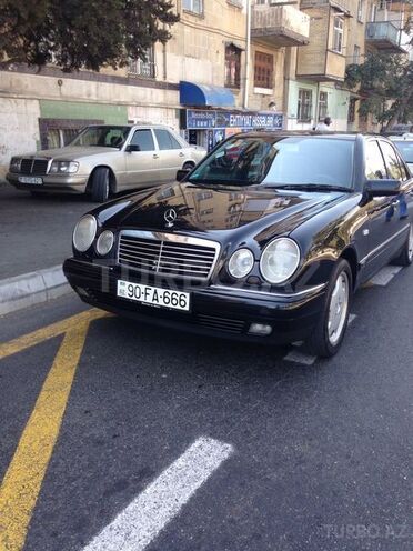 Mercedes E 240 1999, 280,000 km - 0.3 l - Bakı