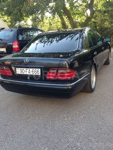 Mercedes E 240 1999, 280,000 km - 0.3 l - Bakı