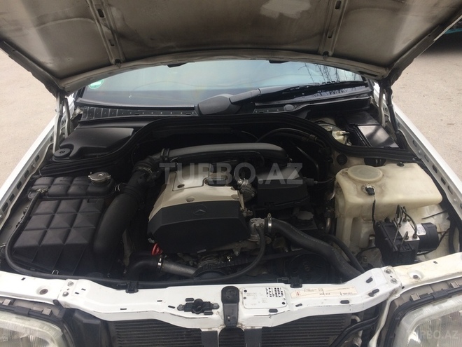Mercedes C 180 1997, 319,000 km - 1.8 л - Bakı