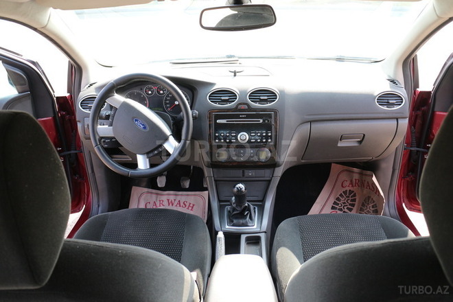 Ford Focus 2005, 267,000 km - 1.6 l - Gəncə