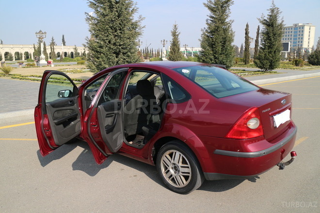 Ford Focus 2005, 267,000 km - 1.6 l - Gəncə