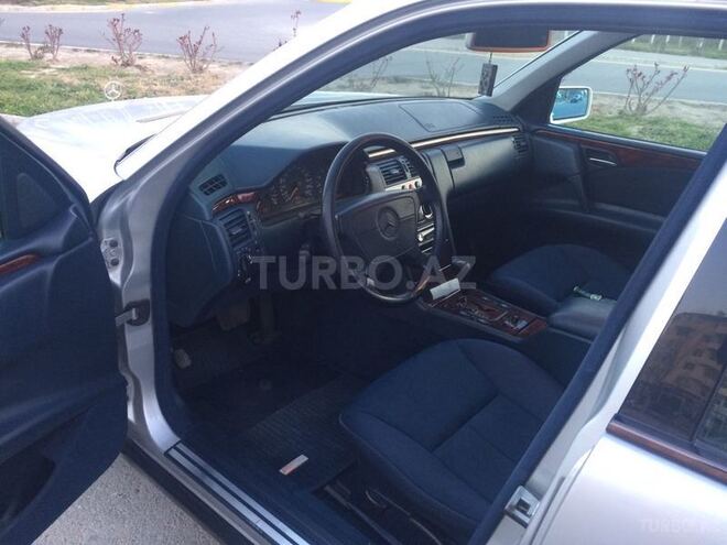 Mercedes E 200 1998, 146,000 km - 2.0 л - Bakı