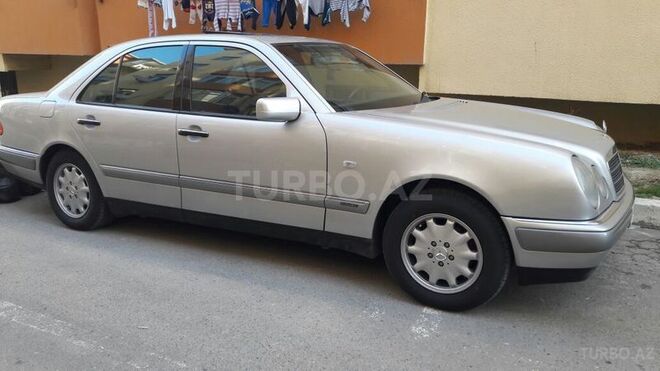 Mercedes E 200 1998, 146,000 km - 2.0 л - Bakı