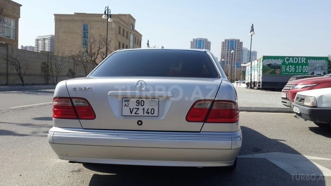 Mercedes E 320 2001, 247,000 km - 3.2 l - Bakı