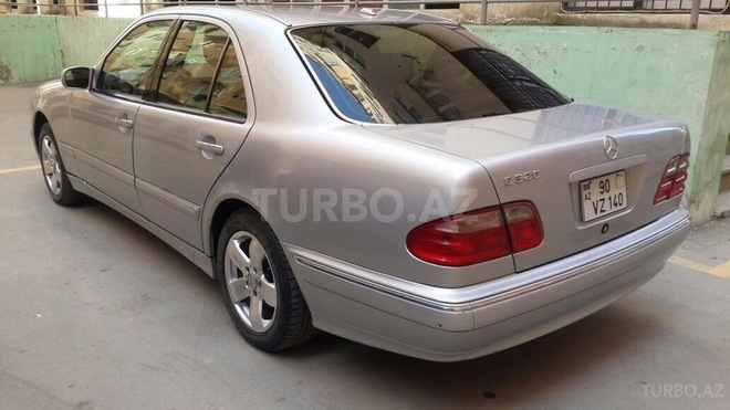 Mercedes E 320 2001, 247,000 km - 3.2 l - Bakı