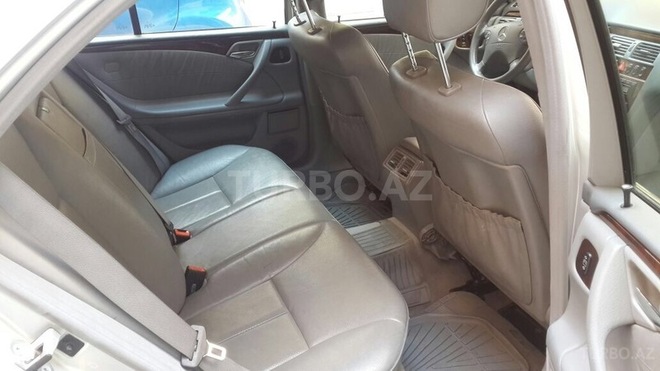 Mercedes E 320 2001, 247,000 km - 3.2 l - Bakı