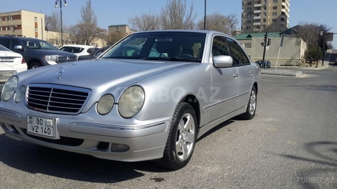 Mercedes E 320 2001, 247,000 km - 3.2 l - Bakı
