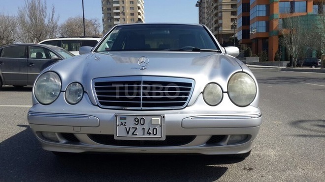 Mercedes E 320 2001, 247,000 km - 3.2 l - Bakı