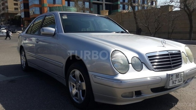 Mercedes E 320 2001, 247,000 km - 3.2 l - Bakı