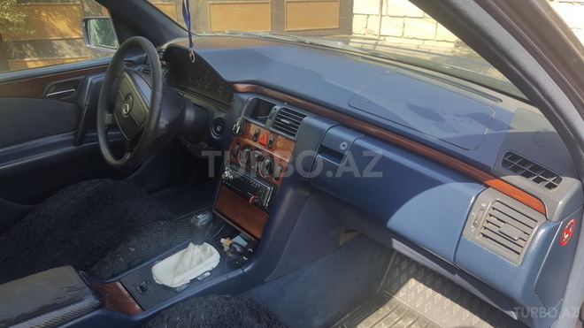 Mercedes E 220 1996, 345,000 km - 2.2 l - Bakı