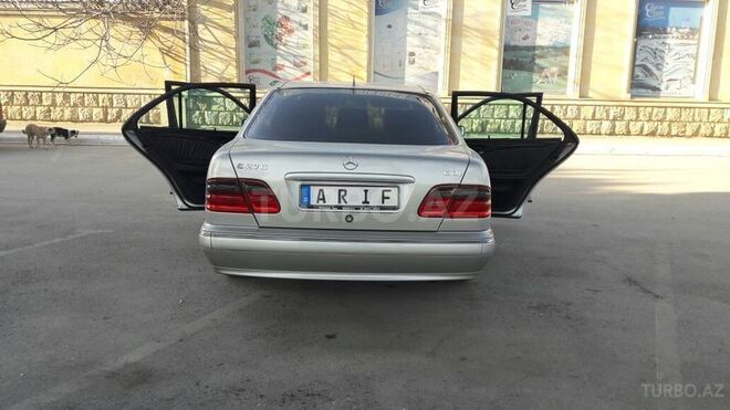 Mercedes E 270 2001, 270,000 km - 2.7 l - Bakı