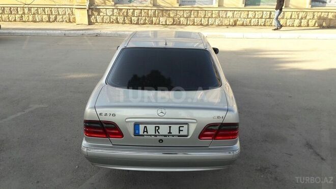 Mercedes E 270 2001, 270,000 km - 2.7 l - Bakı