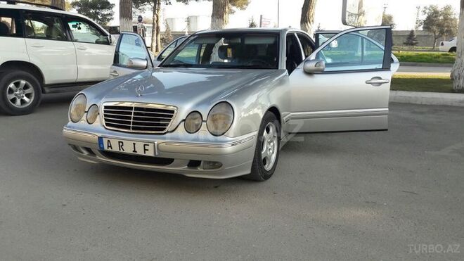 Mercedes E 270 2001, 270,000 km - 2.7 l - Bakı