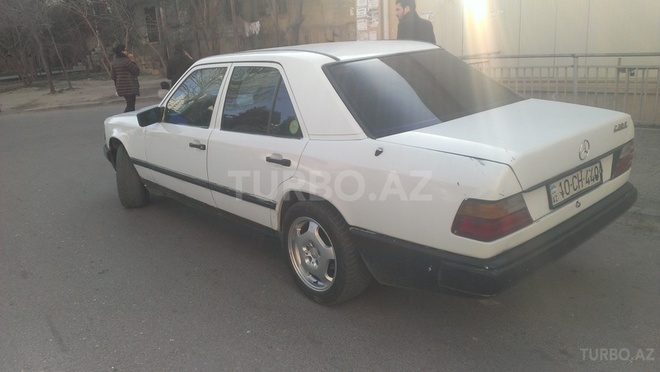 Mercedes E 230 1987, 100,000 km - 2.3 л - Bakı