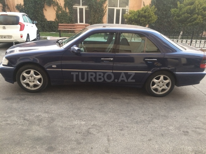 Mercedes C 200 1999, 360,000 km - 2.0 л - Bakı