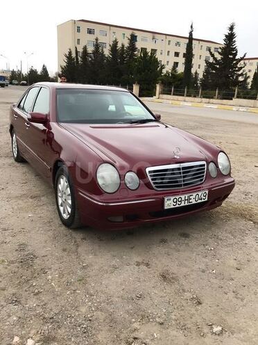 Mercedes E 220 2001, 304,149 km - 2.2 l - Saatlı
