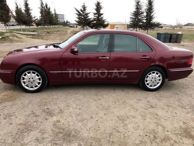 Mercedes E 220 2001, 304,149 km - 2.2 l - Saatlı