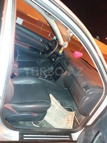 Volkswagen Passat 2004, 195,600 km - 1.8 l - Sumqayıt