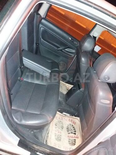 Volkswagen Passat 2004, 195,600 km - 1.8 l - Sumqayıt