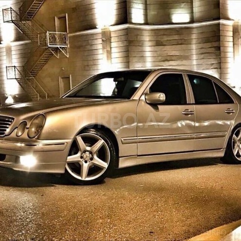 Mercedes E 320 2001, 271,000 km - 3.2 l - Bakı