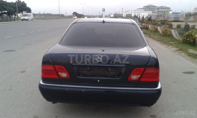 Mercedes E 230 1997, 210,000 km - 2.3 l - Bakı