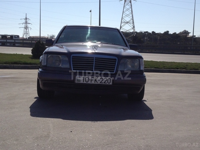 Mercedes E 220 1994, 334,000 km - 2.2 l - Bakı