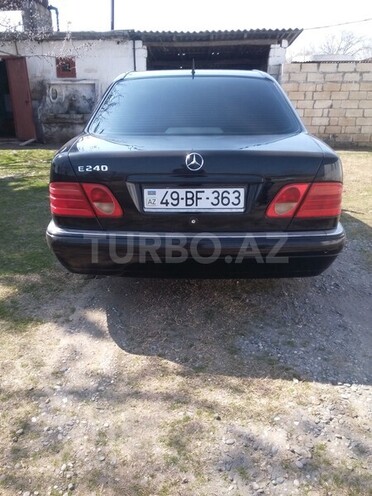 Mercedes E 240 1999, 220,000 km - 2.4 l - Saatlı