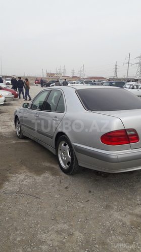 Mercedes E 220 1999, 172,000 km - 2.2 l - Xırdalan