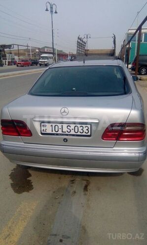 Mercedes E 220 2000, 390,000 km - 2.2 l - Bakı