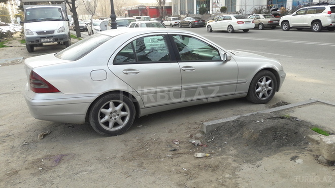 Mercedes C 220 2001, 281,000 km - 2.2 л - Bakı