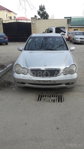 Mercedes C 220 2001, 281,000 km - 2.2 л - Bakı