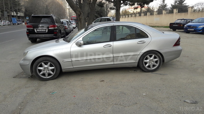Mercedes C 220 2001, 281,000 km - 2.2 л - Bakı