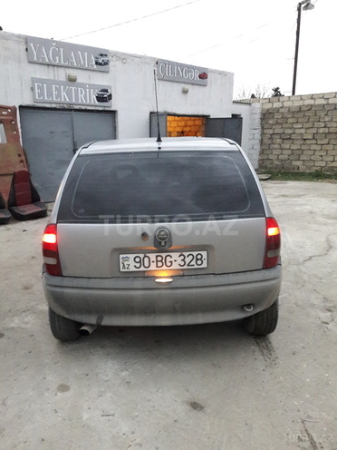 Opel Corsa 1995, 179,000 km - 1.4 l - Bakı