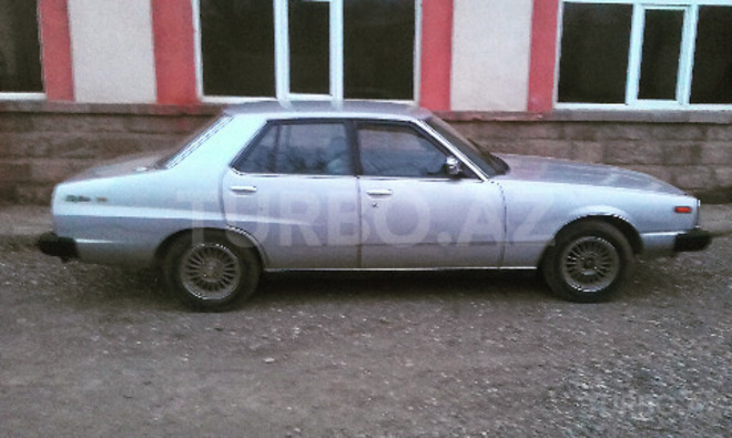 Nissan  1987, 200,000 km - 3.0 l - Naxçıvan