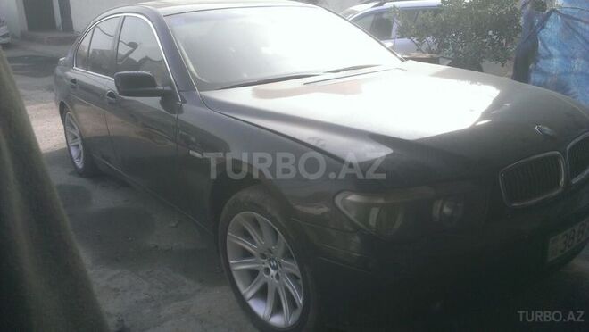BMW 745 2001, 260,000 km - 4.4 l - Qusar